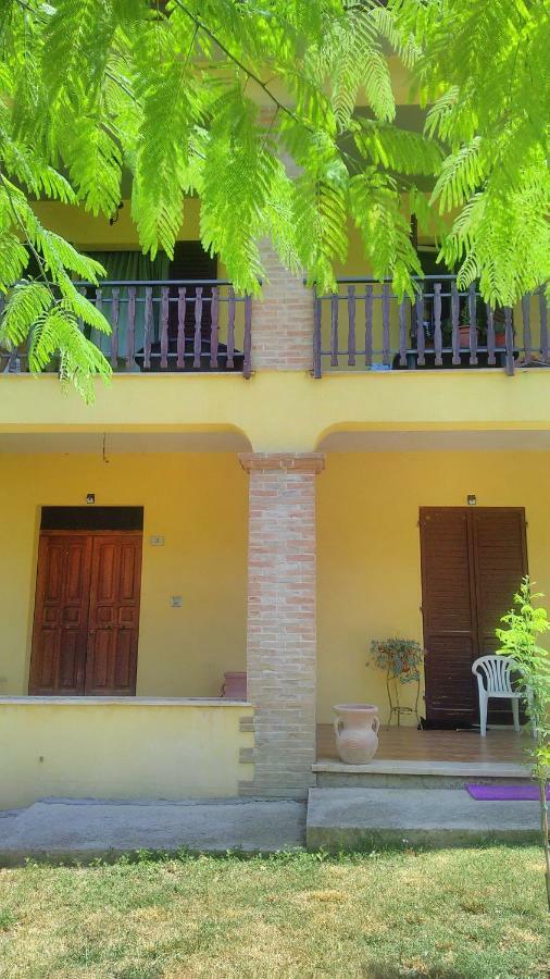 Il Girasole Apartment Castel Ritaldi Luaran gambar