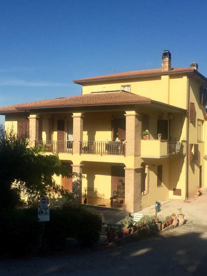 Il Girasole Apartment Castel Ritaldi Luaran gambar