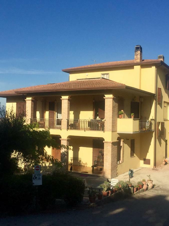 Il Girasole Apartment Castel Ritaldi Luaran gambar